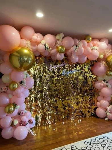 Fiesta temática BARBIE decoracion con globos y shimmer wall + caja